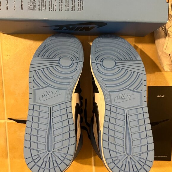 AIR JORDAN 1 RETRO HIGH OG UNIVERSITY BLUE - Picture 3 of 5